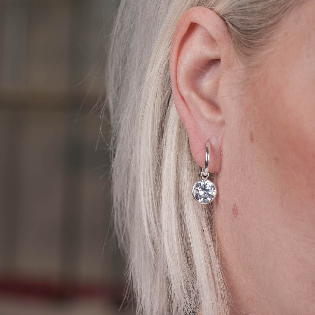 Silver hoops with sten