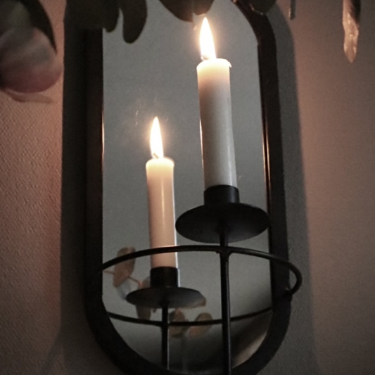 Spejl med lys, Meja