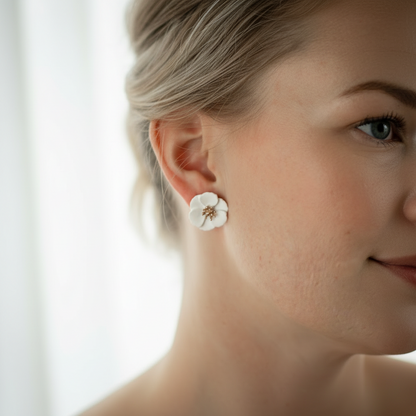 Örhängen Delicate Dahlias,Vit