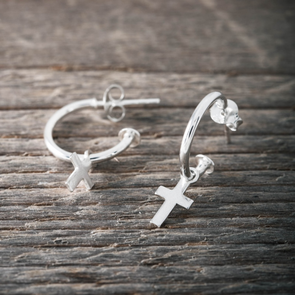 Silverörhängen with Kors